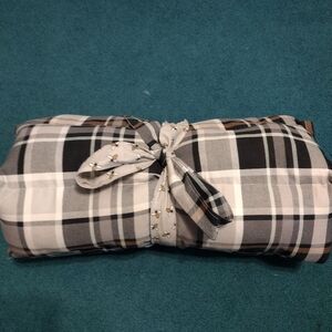 Pet Reversable Pet Bed Plaid Flannel Throw Blanket - Black, White & Brown